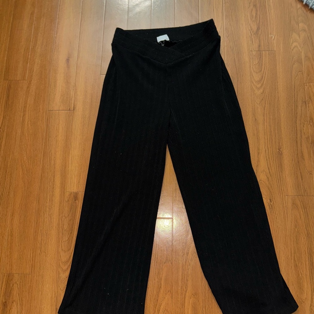 Chic Black Wide-Leg Pants